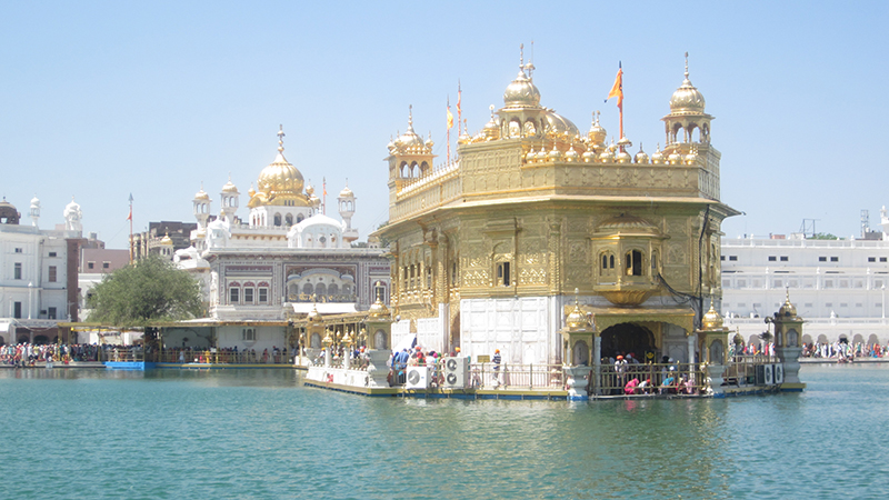 Golden Temple there is a small Gurdwara dedicated to one of the greatest yogis that ever walked on Earth: Baba Sri Chand, a reincarnation of Lord Shiva